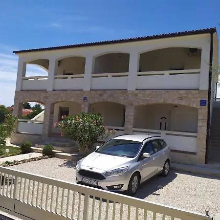 Vjeko Homestay Vir