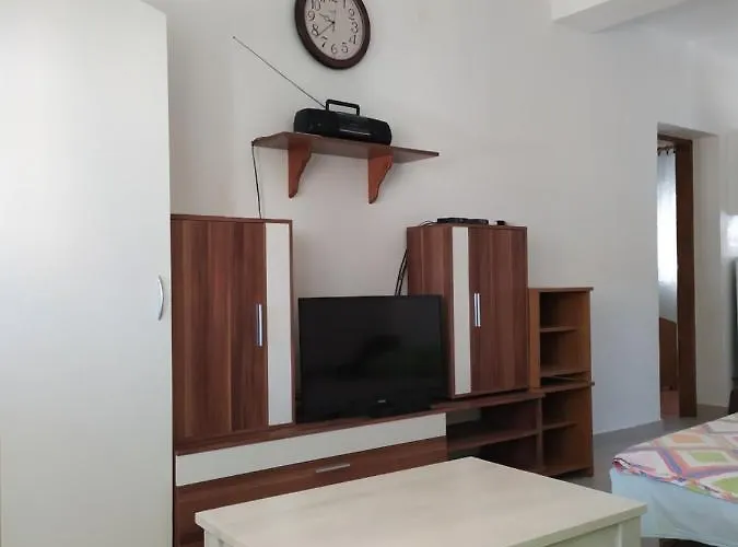 Vjeko Ostanak kod kuće Vir