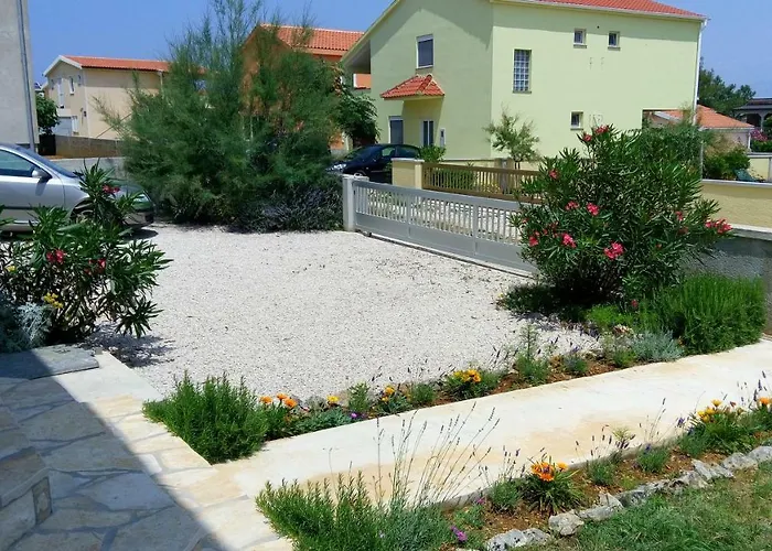 Vjeko Ostanak kod kuće